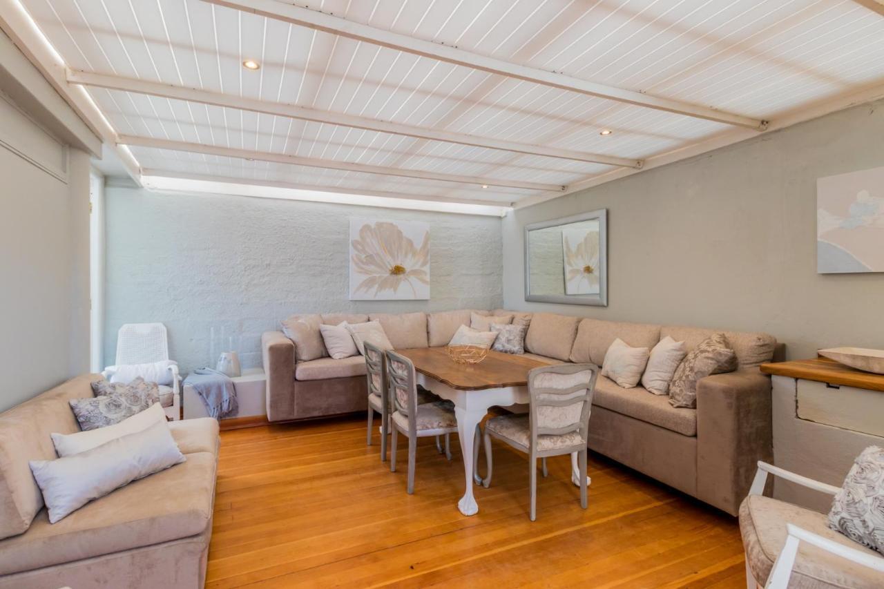 White Waves Beach House Bloubergstrand Kültér fotó